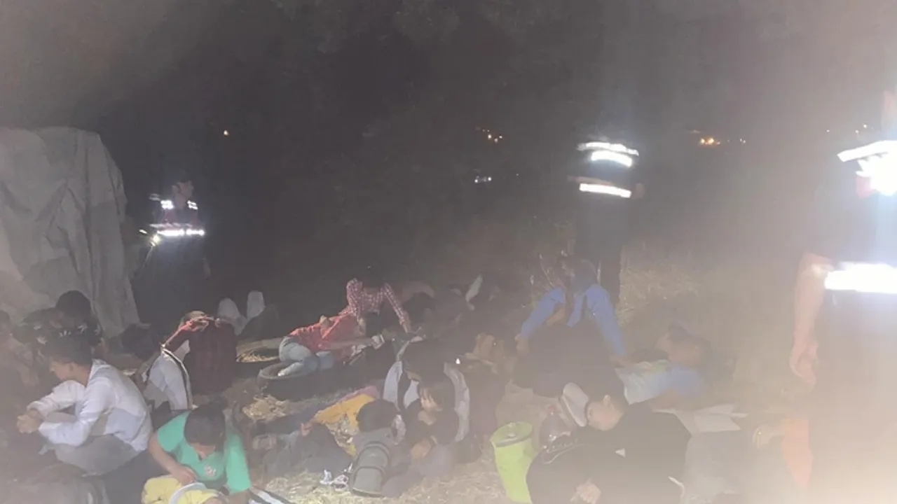 Çanakkale'de jandarmadan büyük göçmen operasyonu! 92 kaçak göçmen ile 1 organizatör yakalandı