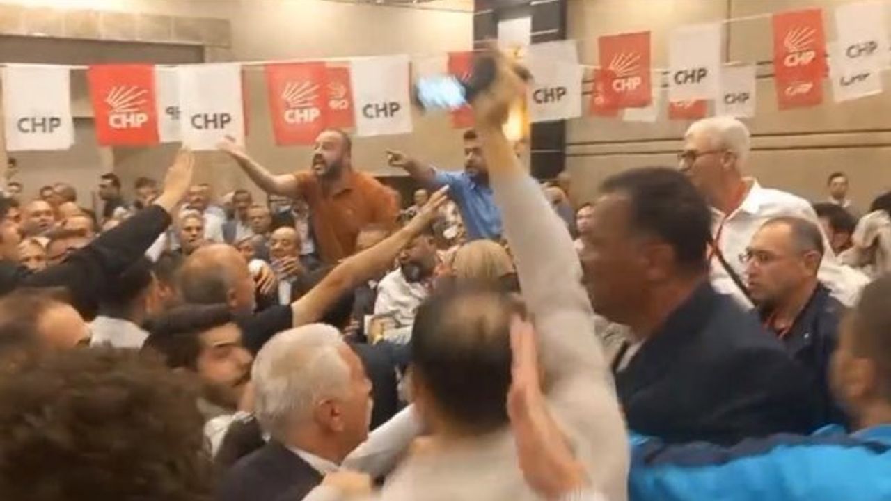 Yine CHP yine kaos! CHP Konya İl Kongresinde blok liste tartışması: Belediye başkanı, il başkanının yakasına yapıştı