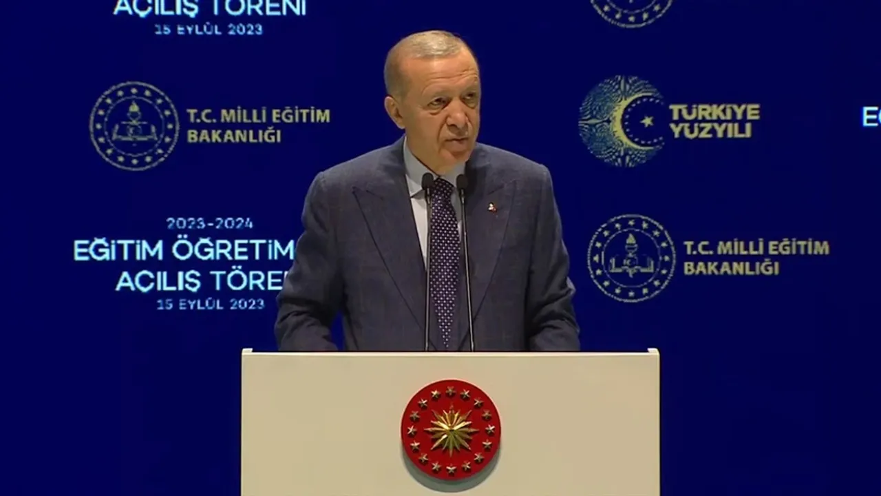 Cumhurbaşkanı Erdoğan’dan Açıklamalar: Bizden kopartılan öğretmenlerimizi unutmadık, unutmayacağız