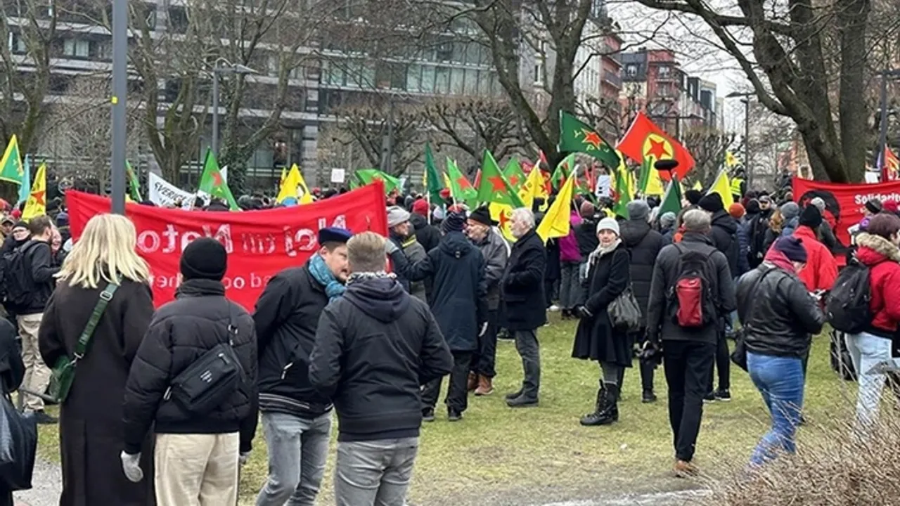 İsveç'te PKK yandaşlarından yeni provokasyon! Erdoğan'a karşı çirkin eylem