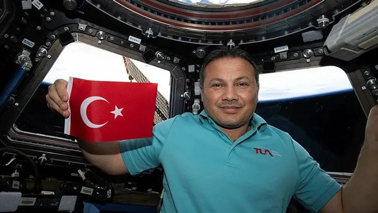 Türk astronot Alper Gezeravcı’nın dönüşü yine ertelendi: Space X’ten yeni açıklama!