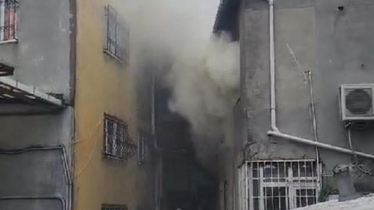 İstanbul'da tarihi handa yangın!