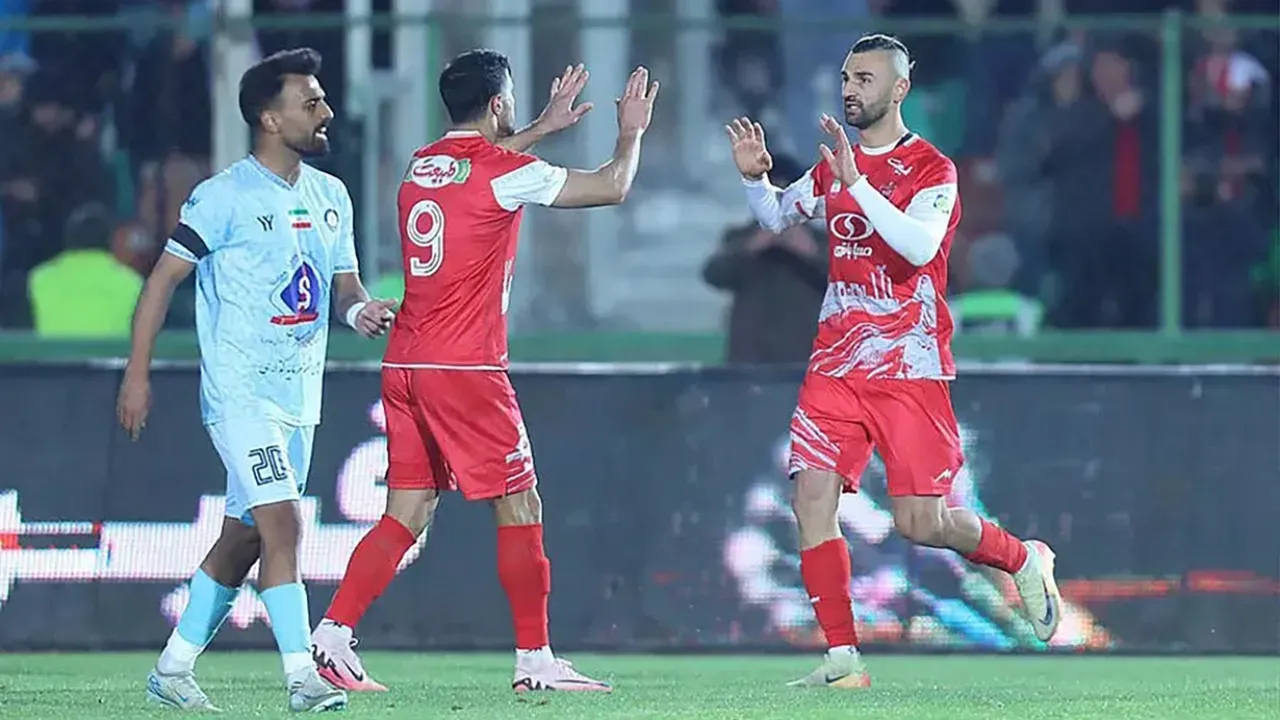 Serdar Dursun Persepolis'te ilk golünü attı!