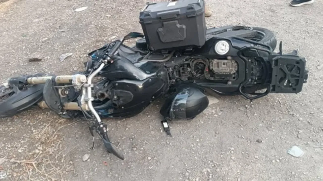 Kilis'te Hafif Ticari Araçla Çarpışan otosikletin Sürücüsü Öldü