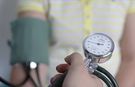 Kalp ve Tansiyon Hastalarına Kritik 'Yaz' Uyarısı: Doktorunuza Danışmadan Sakın Bu Hatayı Yapmayın!
