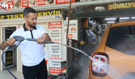 Hatay'da Dikkatli Çalışan Yanan Aracı Söndürdü