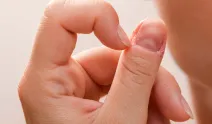 Tırnaklardaki Kırmızı Lunulae Belirtisine Dikkat