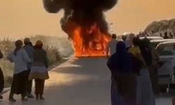 Şanlıurfa'da seyir halindeki otomobil alev topuna döndü