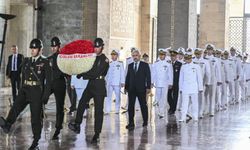 Sahil Güvenlik Komutanlığından Anıtkabir'e ziyaret