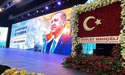 Bahçeli’den AK Parti'nin 22. kuruluş yıl dönümü için Türk bayraklı kutlama çiçeği