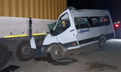 Gaziantep'te feci kaza! İşçi servisi tıra ok gibi saplandı: Ölü ve yaralılar var