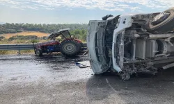 Manisa'da Korkunç Kaza! Devrilen Kamyon Traktörü Sürükledi: 1 Ölü 4 Yaralı