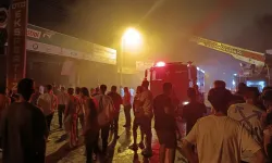 Manisa'da sanayi sitesinde yangın: Küle dönen 3 iş yeri, kullanılamaz hale geldi