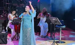 Nilüfer Marmaris'teki konserinde ayakta alkışlandı