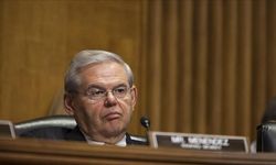 "Rüşvet almakla" suçlanan Menendez, ABD Senatosu Dış İlişkiler Komitesi Başkanlığından ayrıldı