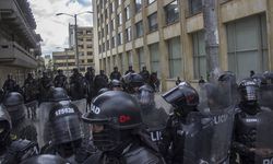 Kolombiya'da polis karakoluna bomba yüklü araçla saldırı düzenlendi
