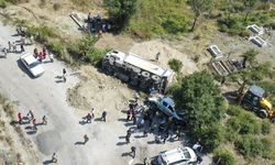 VİDEO HABER/Kahramanraş'ta freni boşalan kamyon namaz kılanların arasına daldı: 5 ölü, 25 yaralı