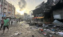 İsrail kara harekatına hazırlık için Gazze'ye bombardımanı yoğunlaştırdığını duyurdu