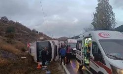 Amasya'da yolcu otobüsü devrildi: 27 yaralı