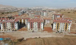 Temelini Cumhurbaşkanı Erdoğan'ın attığı deprem konutlarının yüzde 75'i tamamlandı