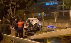 İzmir'de belediye otobüsü ile otomobil kafa kafaya çarpıştı: 1 ölü, 2 yaralı