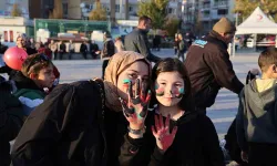 Kırşehir'de 'Kudüs'te İzimiz Var' etkinliğinde çocuklar "savaşa hayır" dedi