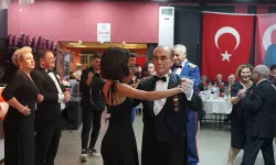 Milas Belediyesi'ne Atatürk'e benzeyen şahsın Cumhuriyet Balosuna katılmasıyla ilgili tepki