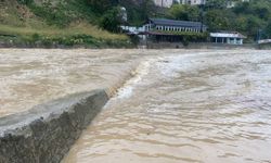 Zonguldak'ta şiddetli yağış ve fırtına nedeniyle cezaevini su bastı: Hükümlüler naklediliyor