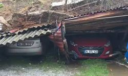 Sarıyer’de istinat duvarı çöktü: 4 araçta hasar oluştu, 1 bina boşaltıldı