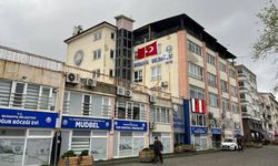 Deprem sırasında Mudanya'da belediye binasında çatlak oluştu: Bina tedbir amaçlı boşaltıldı