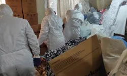 Eskişehir'de anne oğulun yaşadığı evden 45 ton atık malzeme çıkartıldı!