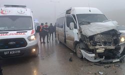 Gaziantep'te sis etkili oldu, minibüs vince çarptı: 9 yaralı