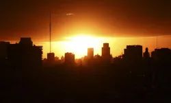 Güneş'teki büyük patlama, Dünya'daki radyo sinyallerini geçici devre dışı bıraktı!