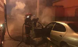 Sakarya'da üvey kardeş dehşeti! Aracı yakıp, kurşun yağdırdı