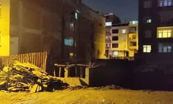 Gaziosmanpaşa'da inşaat temelinde toprak kayması: İki bina tahliye edildi