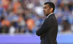 Giovanni Van Bronckhorst, Kasımpaşa maçını tribünden izleyecek