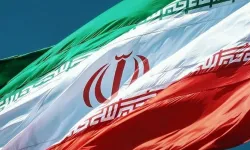 İran Basra Körfezi'nde yabancı bayraklı bir tankere el koydu!