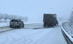Bartın'da kar ve tipi: 35 köy yolu kapandı
