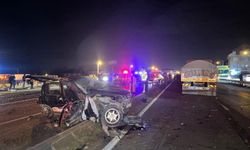 Kamyon ile otomobil çarpıştı: 2 ölü