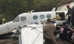 Meksika'da uçak düştü: 4 ölü