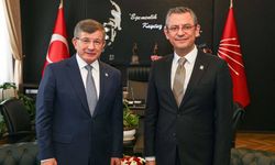 Özgür Özel, Ahmet Davutoğlu ile görüştü