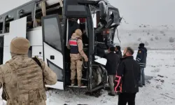 Yolcu otobüsü kaza yaptı! İlk belirlemelere göre 2 kişi öldü, 8 kişi yaralandı