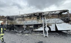 Çorum'da kamyona çarpan yolcu otobüsü alev aldı: 2 ölü, 6 yaralı