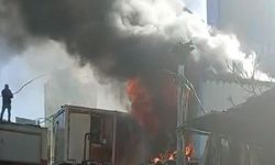 İstanbul'daki geri dönüşüm deposunda yangın