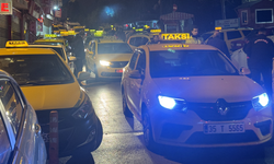 İzmir'de taksiciler öldürülen meslektaşları için konvoy oluşturdu
