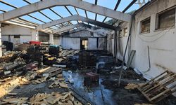 Kağıthane'de depo yangını: Faciadan dönüldü