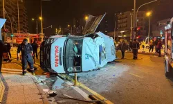 Mersin'de feci kaza! Ambulans ile otomobil çarpıştı: Yaralılar var