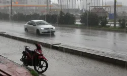 Mersin'de dolu, hortum ve sağanak yağış etkili oldu