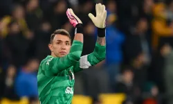 Galatasaray'da büyük ayrılık yaşanabilir! Muslera'nın yeni adresini duyurdular! Anlaşma şartları bile belli...