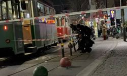 Torununu kurtarmak isterken tramvayın altında kalan kadın hayatını kaybetti